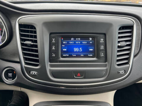 2015 Chrysler 200 LX