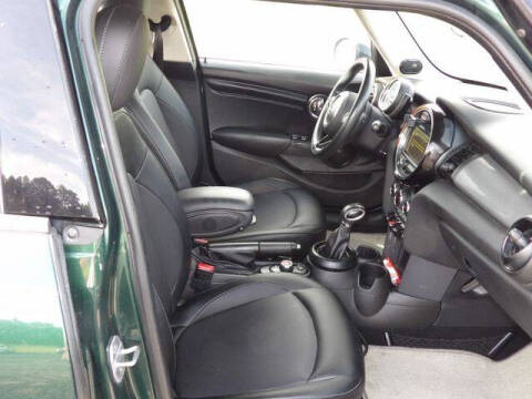 2017 MINI Hardtop 4 Door Cooper