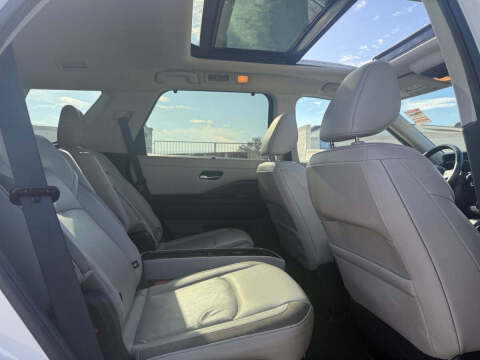 2022 Nissan Pathfinder SL