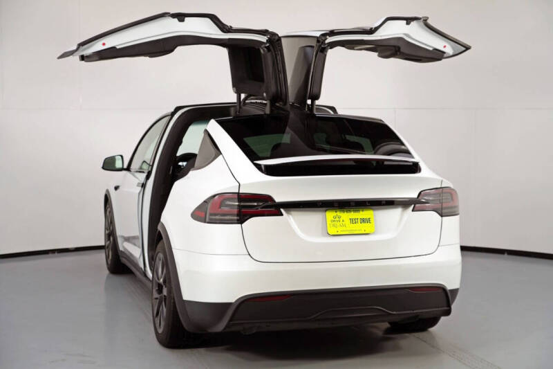 2023 Tesla Model X Standard Range