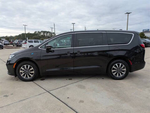 2024 Chrysler Pacifica Plug-In Hybrid Select