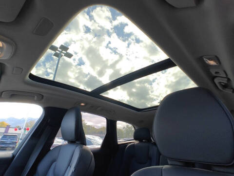 2025 Volvo XC60 B5 Plus Dark Theme