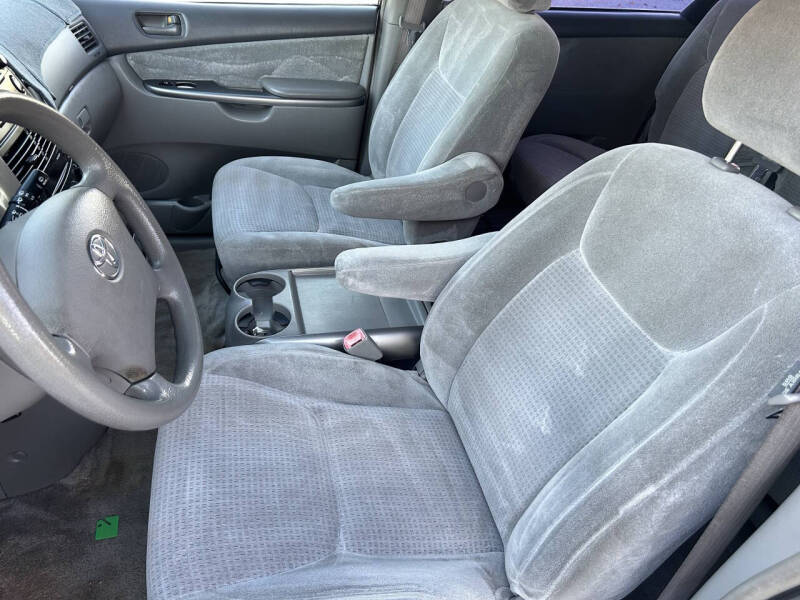 2008 Toyota Sienna CE 8-Passenger