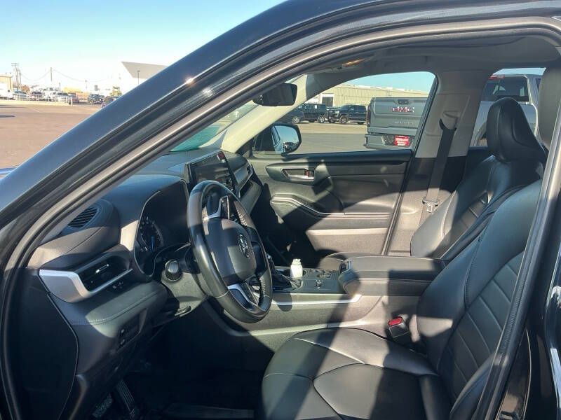 2023 Toyota Highlander Hybrid XLE