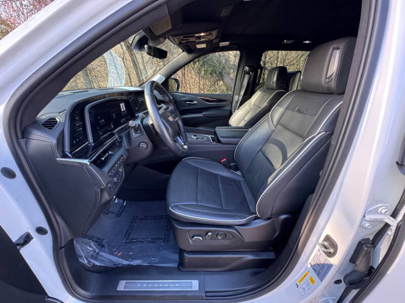 2023 Cadillac Escalade ESV Sport