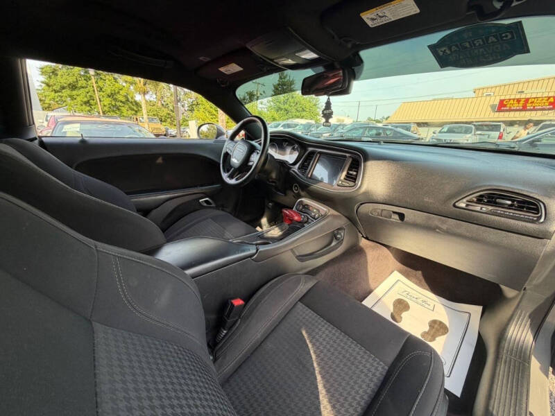2017 Dodge Challenger SXT