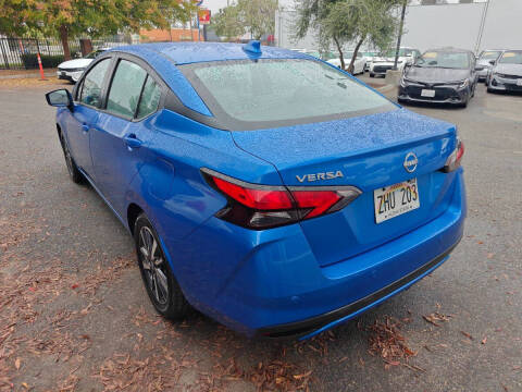 2023 Nissan Versa SV