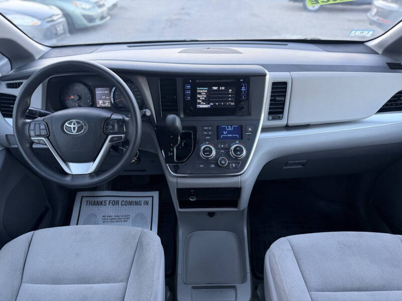 2016 Toyota Sienna L 7-Passenger