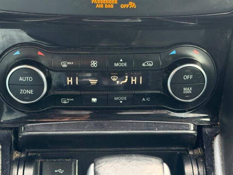 2017 Infiniti QX30 Premium