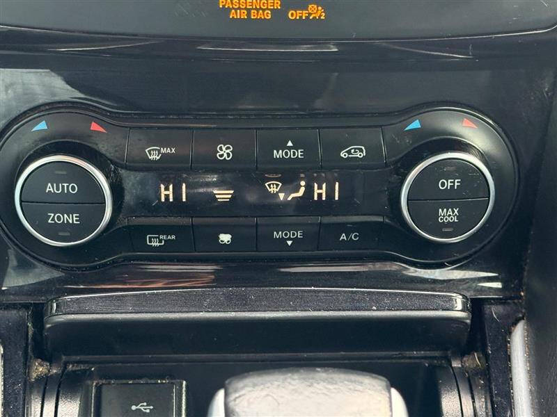 2017 Infiniti QX30 Premium