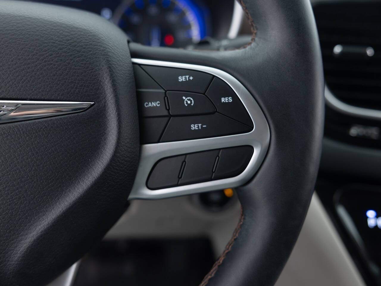 Used Car 2017 Chrysler Pacifica  Touring L Plus 4dr Mini Van For Sale Under $12,000 In Coal City, Illinois