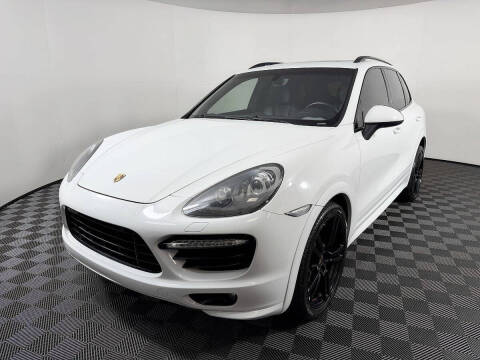 2013 Porsche Cayenne GTS