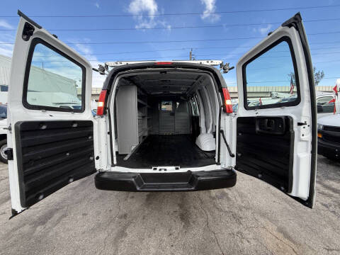 2022 GMC Savana 2500