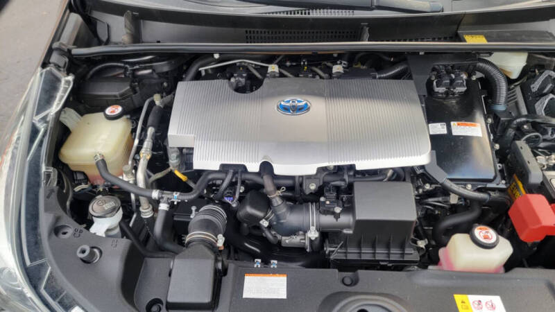 2016 Toyota Prius Three