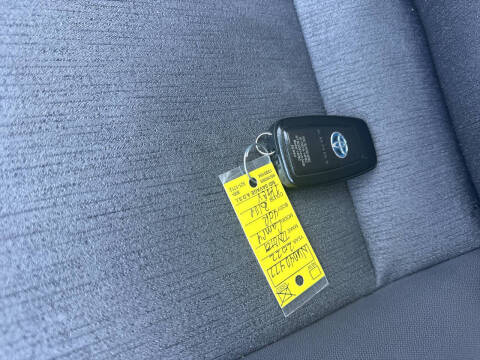 2022 Toyota Camry Hybrid LE