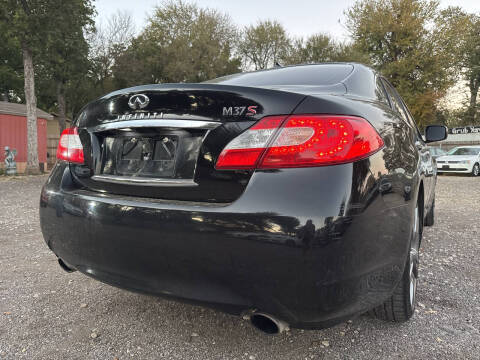2012 Infiniti M37