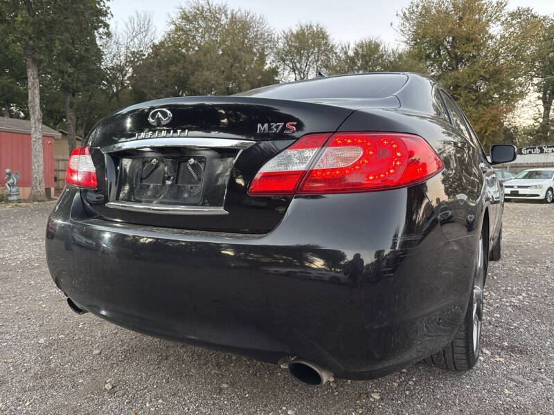 2012 Infiniti M37