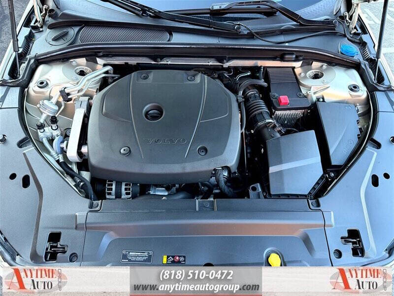 2017 Volvo S90 T6 Momentum