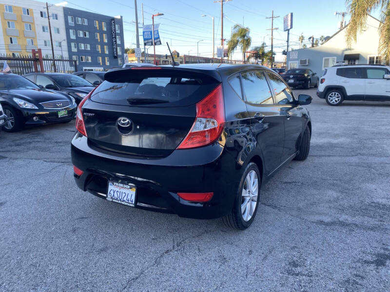 2013 Hyundai Accent SE