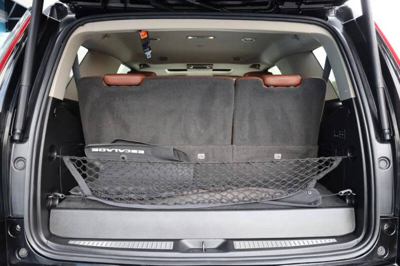 2019 Cadillac Escalade Luxury