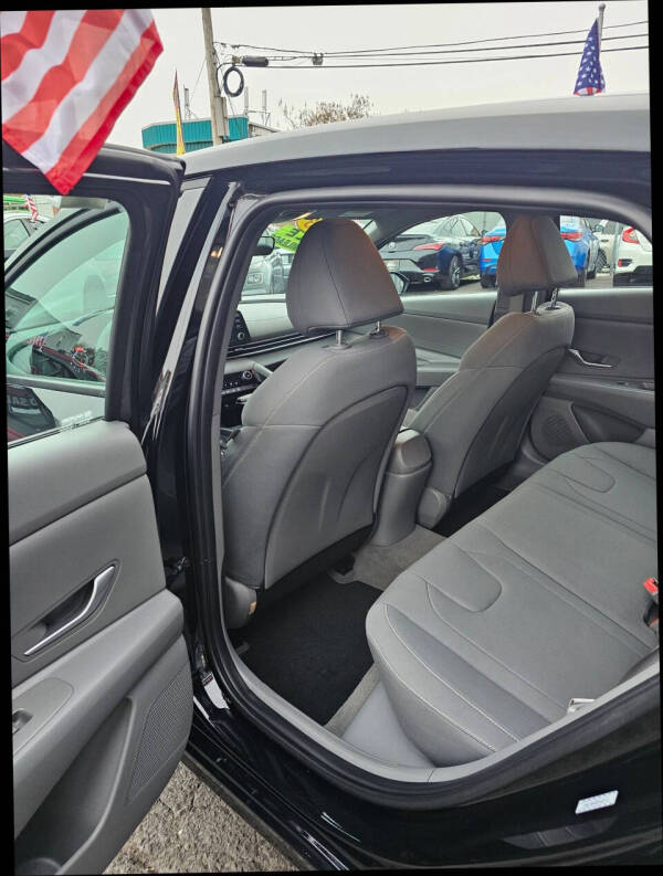 2023 Hyundai Elantra SEL