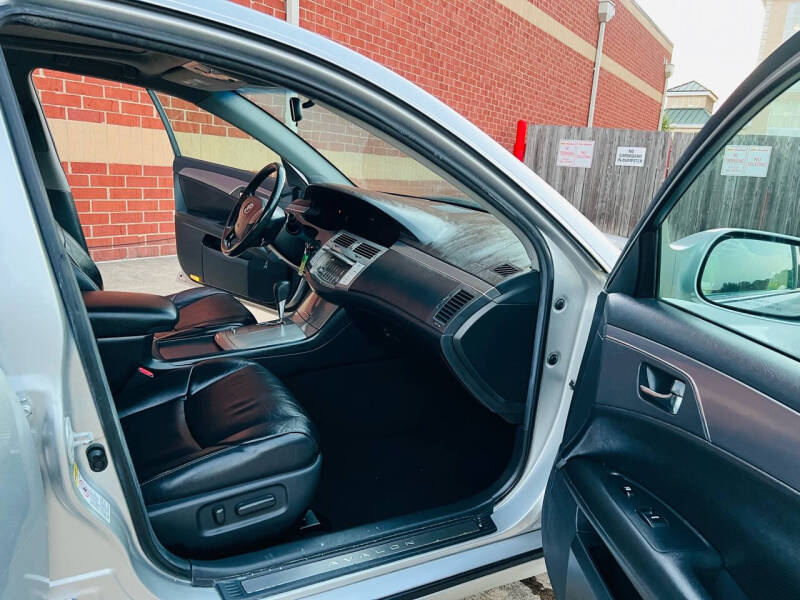 2008 Toyota Avalon Touring photo 9