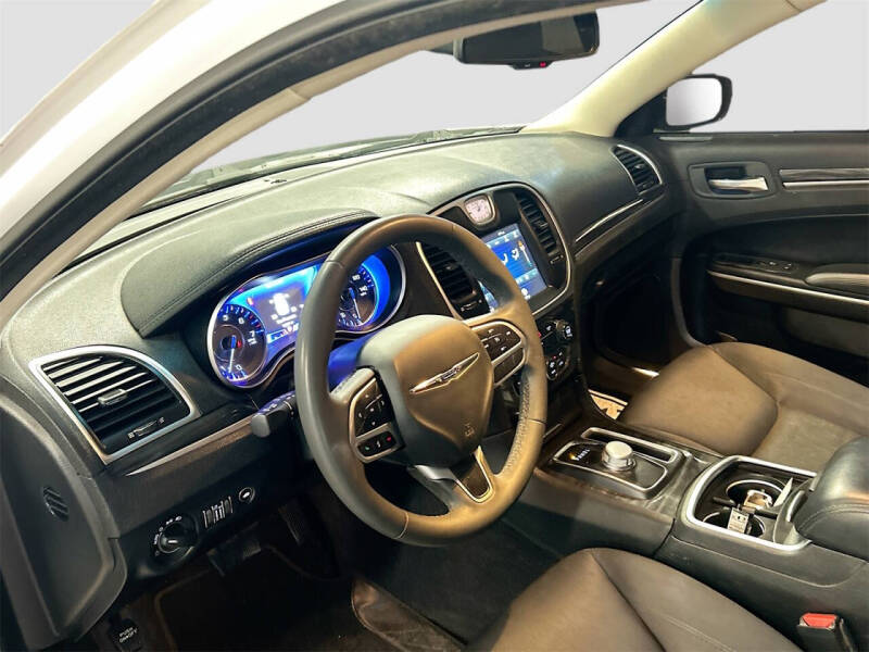 2022 Chrysler 300 Touring