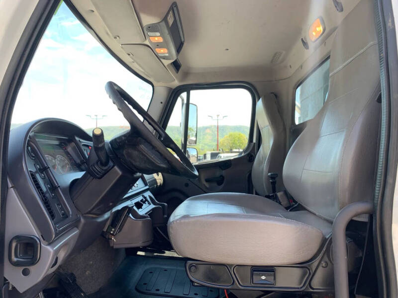 2016 Freightliner M2 106