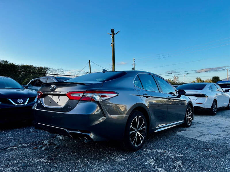 2019 Toyota Camry SE