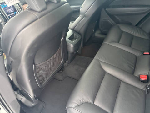 2024 Volvo XC60 B5 Plus Dark Theme