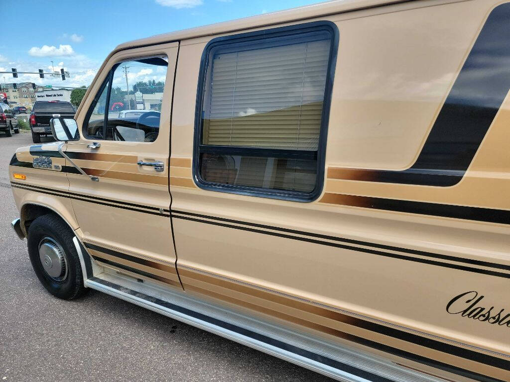 1984 Ford E-Series 27