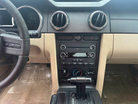 2008 Ford Mustang V6 Deluxe