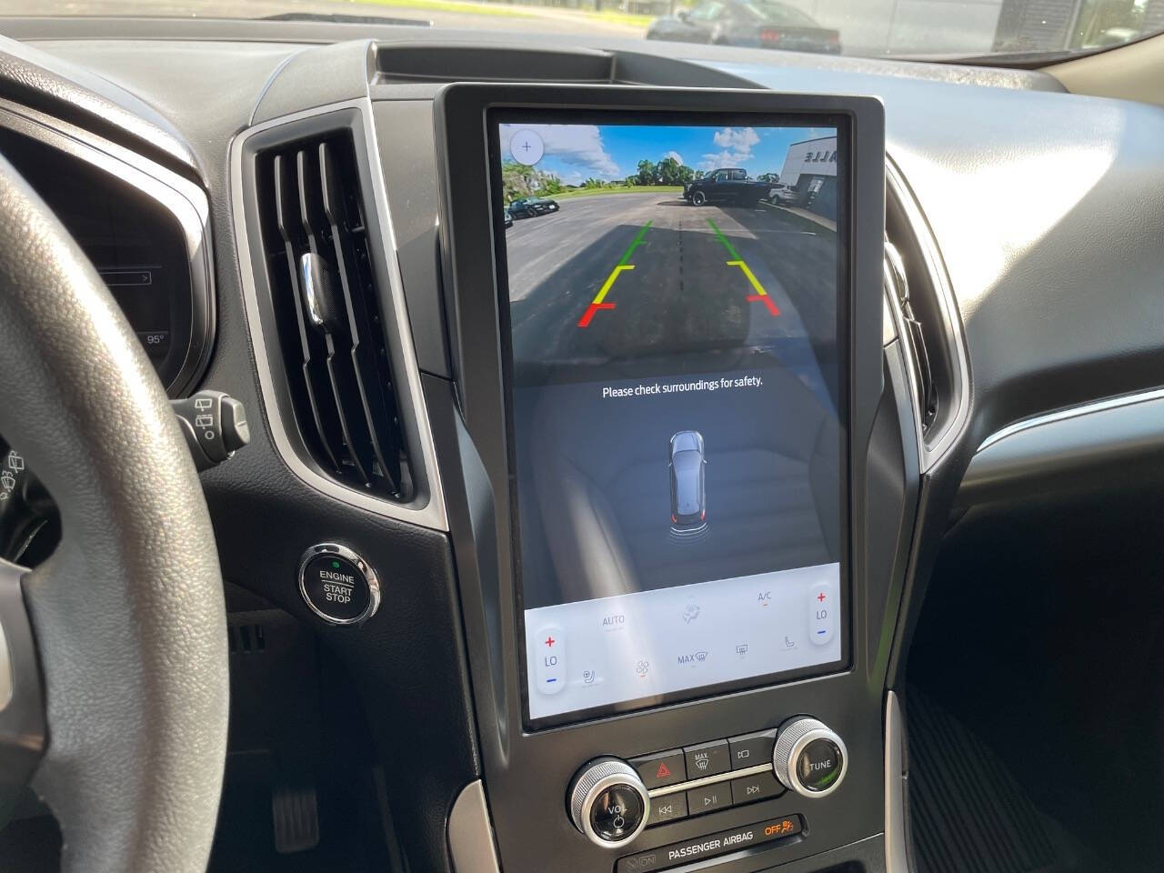 2022 Ford Edge SEL photo 19
