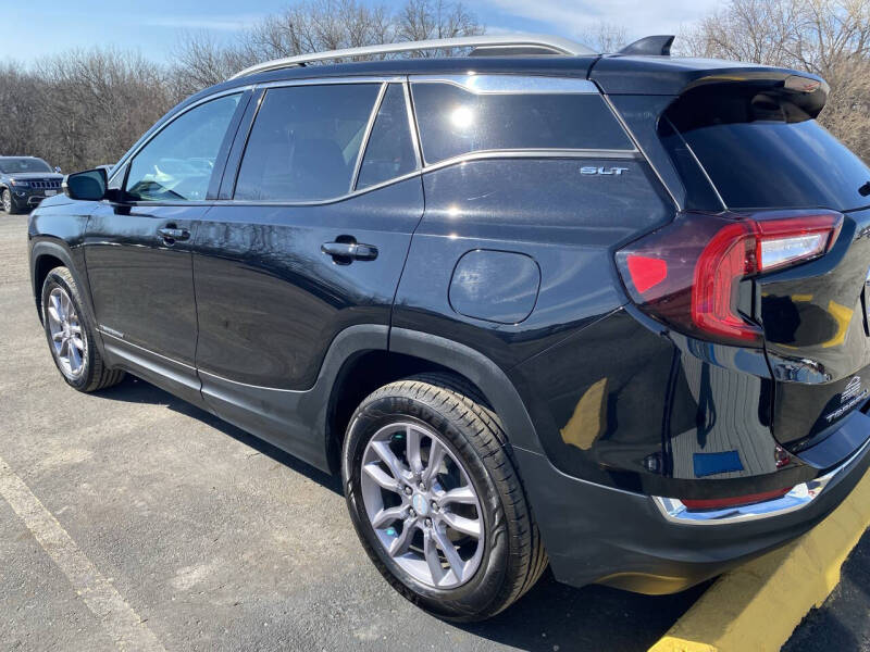 2023 GMC Terrain SLT