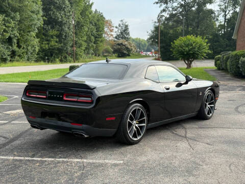 2016 Dodge Challenger 392 HEMI Scat Pack Shaker