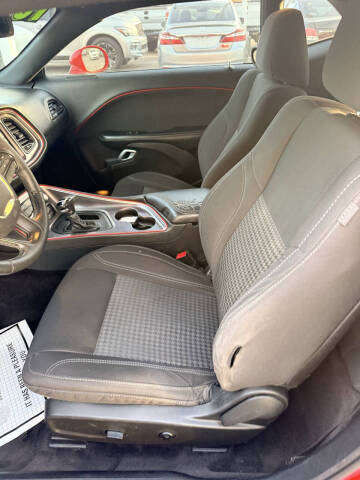 2016 Dodge Challenger SXT