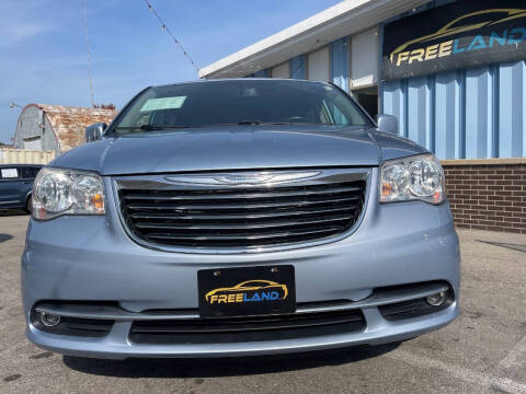 2016 Chrysler Town and Country Touring