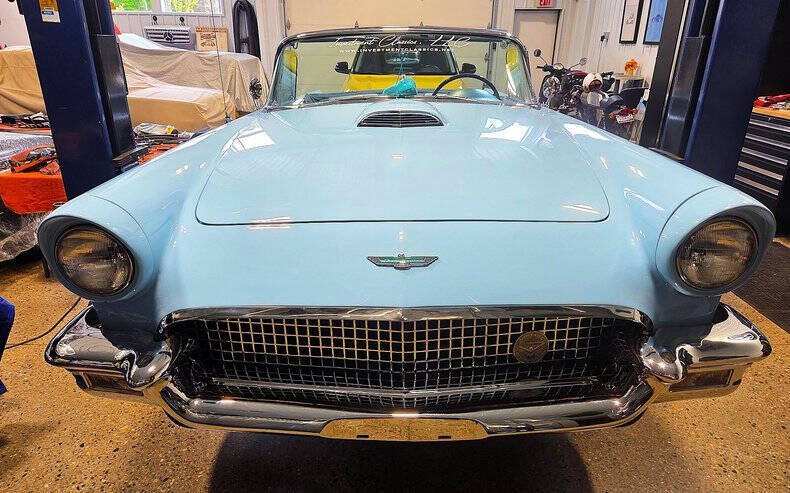 1957 Ford Thunderbird