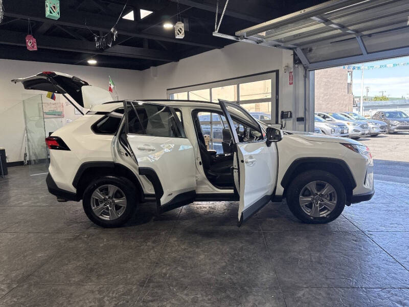 2023 Toyota RAV4 Hybrid XLE
