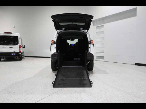 2025 Toyota Sienna LE 8-Passenger