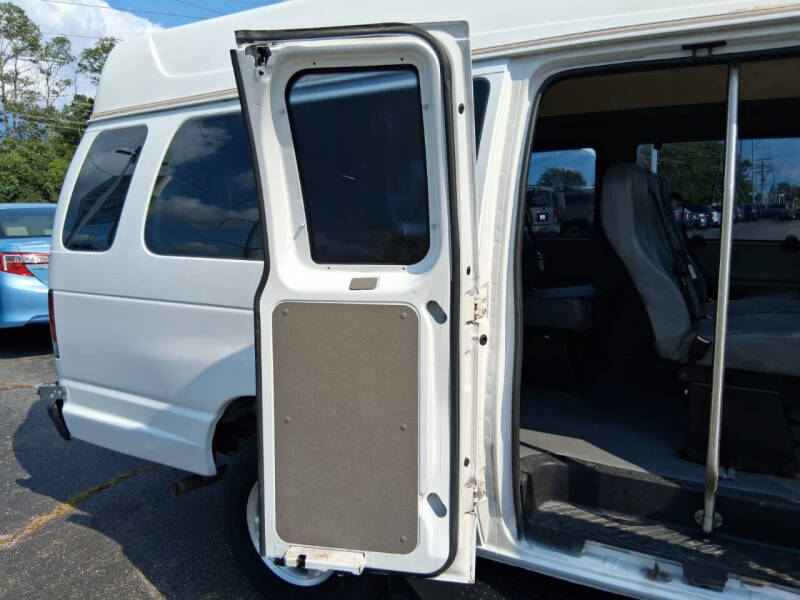 2009 Ford E-Series E-250