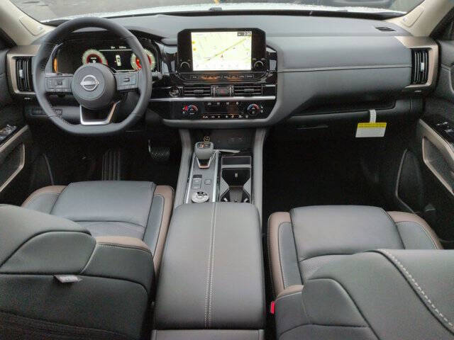 2025 Nissan Pathfinder Platinum