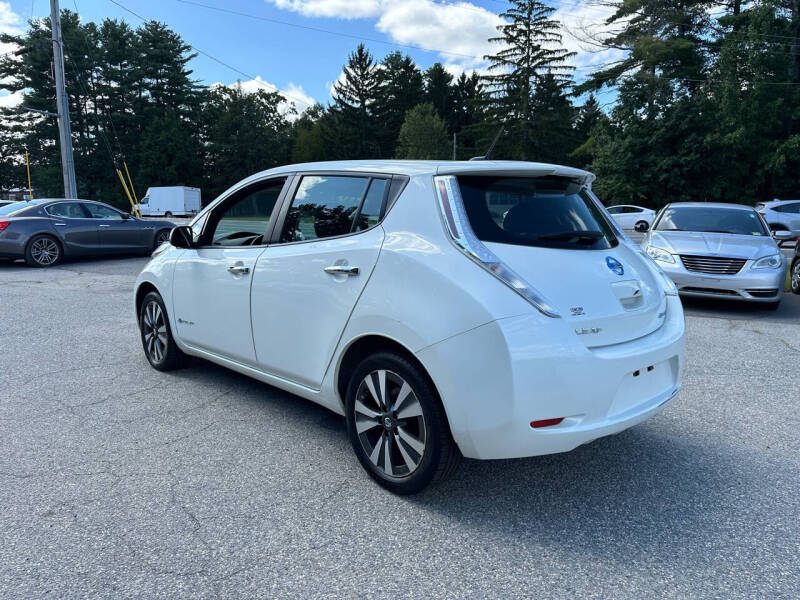 2016 Nissan LEAF SV photo 3