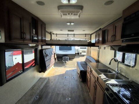 2015 Pacific Coachworks POWERLITE 19EX