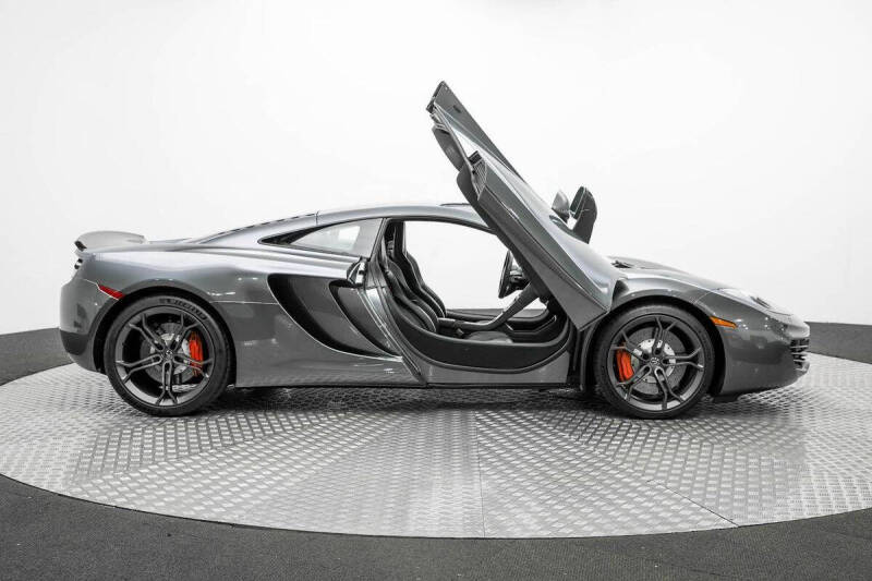 2013 McLaren MP4-12C