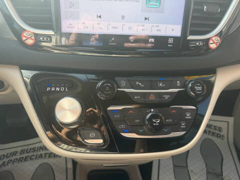 2023 Chrysler Pacifica Touring L