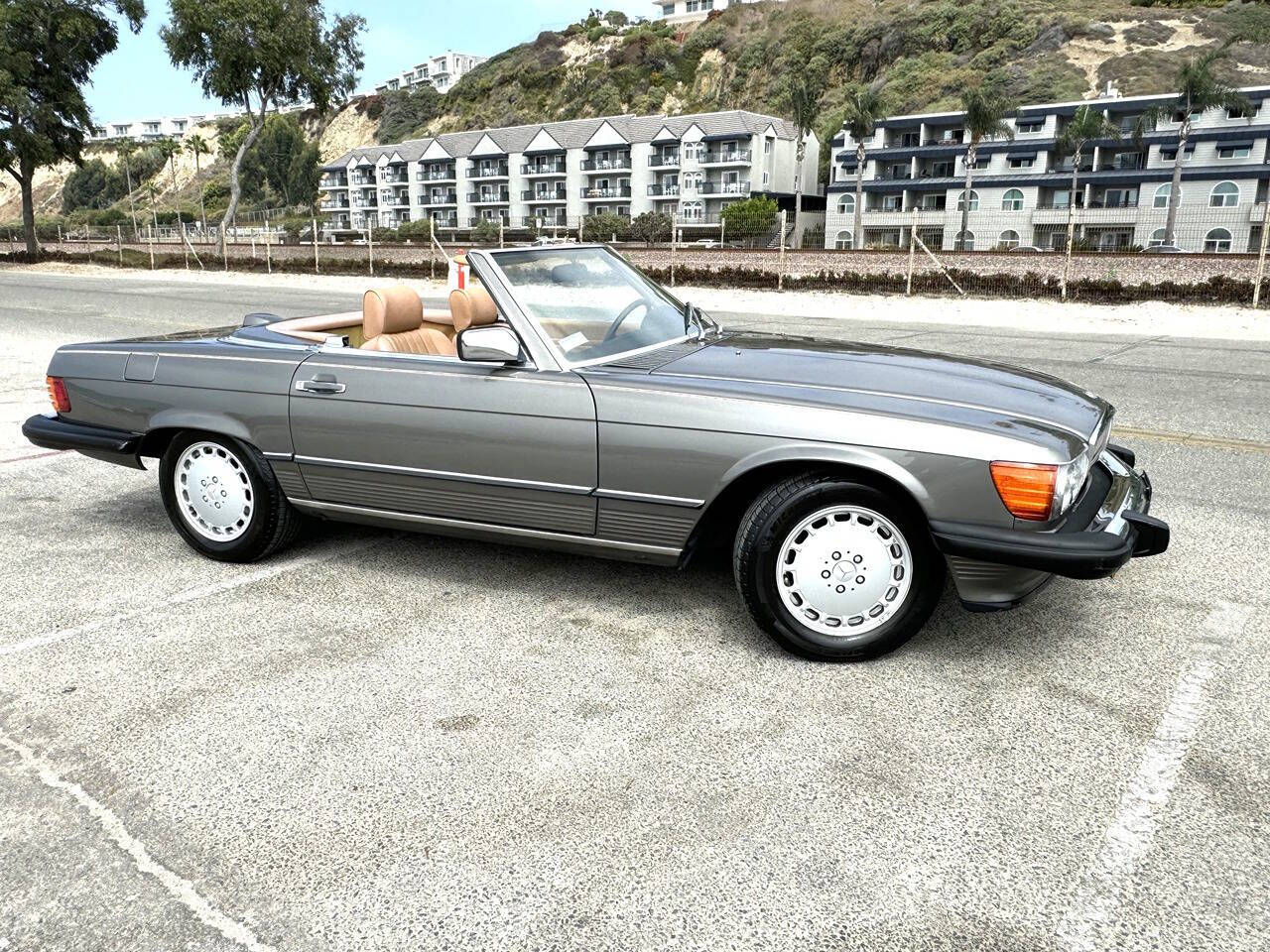 1986 Mercedes-Benz 560-Class for sale at DE AUTOS INC in San Juan Capistrano, CA