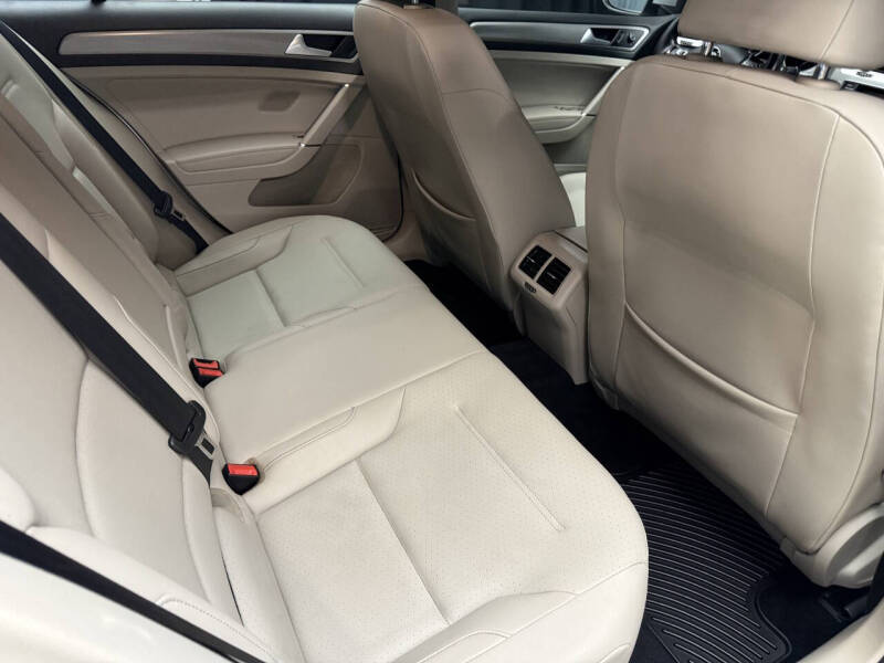 2015 Volkswagen Golf SportWagen TSI SE