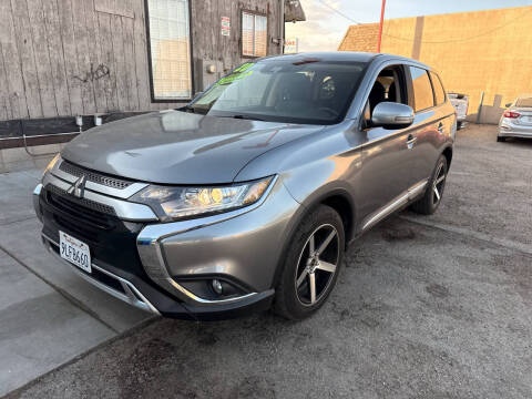 2020 Mitsubishi Outlander SE