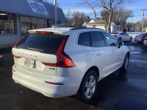 2022 Volvo XC60 B5 Momentum